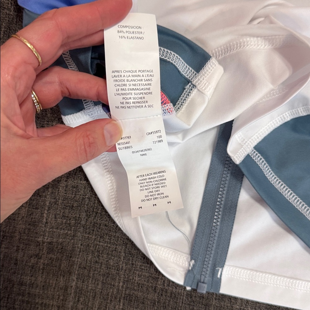 Nike Women’s Tri-Color Performance Zip-Up Top – Size M - Picture 4 of 5